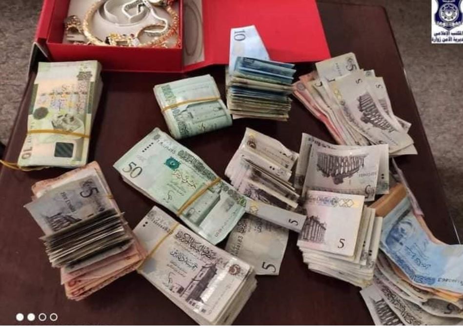 Libya: 2 Nigerian housemaids caught for allegedly stealing employers' gold jewelry and money 1 1 9
