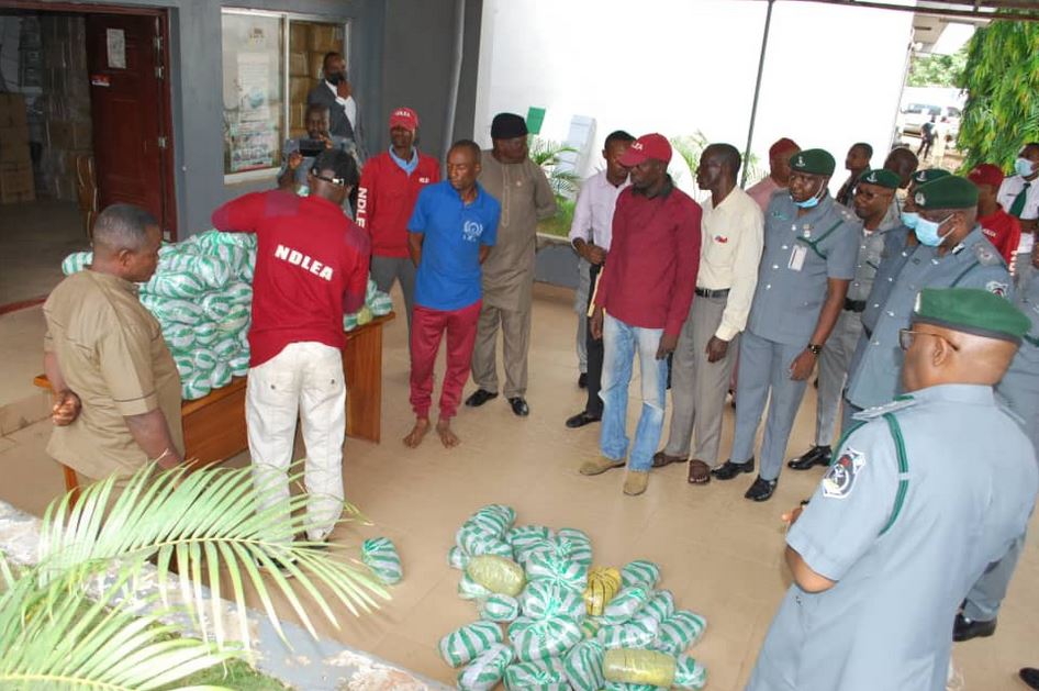 2 Drug Barons arrested with over 168 parcels of substance suspected to be Cannabis (photos) 1 A 2
