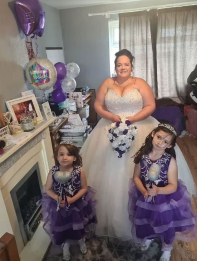 A Groom collapses and dies at the altar as his bride walks down the aisle (photos) 1 B