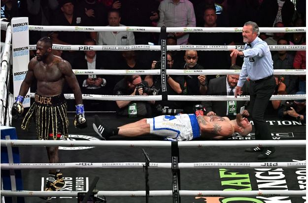 Deontay Wilder knocks out opponent