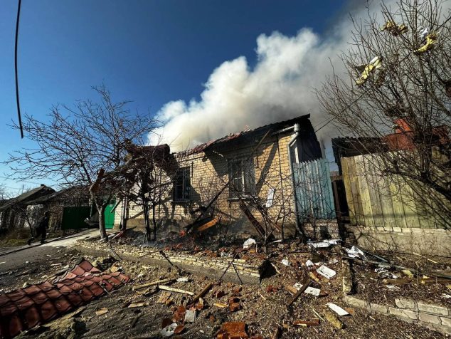 Russia bombards Ukraine